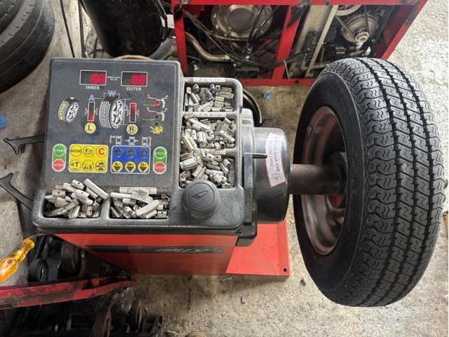 ダイハツ　ハイゼットカーゴ　バースト　タイヤ　交換　バランス調整　佐賀県　三養基郡　みやき町　みやき