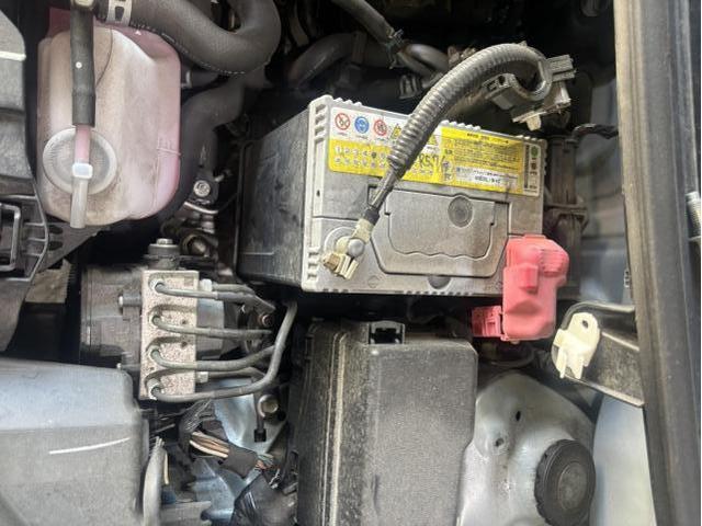 トヨタ　ピクシスエポック　X　SAⅢ　メンテナンス・日常点検　リース　6ヶ月点検　キーレス電池　ワイパーゴム　発煙筒　エアコンフィルター　CVTオイル　バッテリー　スパークプラグ　エアーエレメント　オルタネーターベルト　エアコンベルト　交換