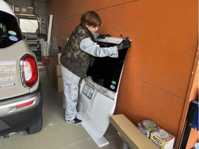 トヨタ　エスクァイア　出張　リアゲート交換　ガラス脱着　佐賀県　三養基郡　みやき町　みやき