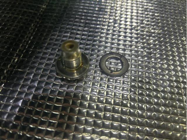 トヨタ　カローラフィールダー　ハイブリッド　ガソリン車用(オイル交換)　メンテナンス　エンジンオイル　オイルエレメント　交換　佐賀県　三養基郡　みやき町　みやき