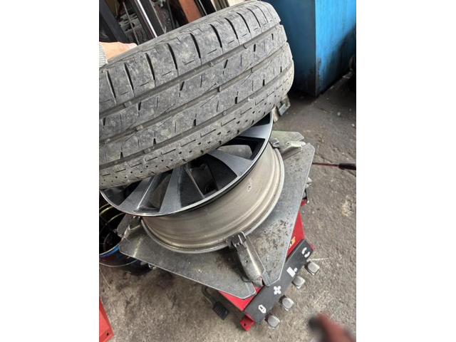 トヨタ　ＳＡＩ 2400S タイヤ交換　バランス調整　バルブ　廃タイヤ処分　サスペンション・足回り修理・整備　佐賀県　三養基郡　みやき町　みやき