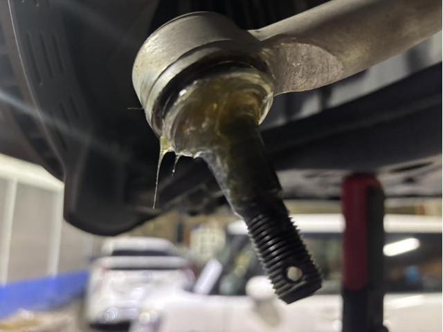 トヨタ　プリウス　A　メンテナンス・日常点検　保証点検　ロアブーツ　タイロッドエンドブーツ　スタビライザリンクロッド　交換　佐賀県　三養基郡　みやき町　みやき