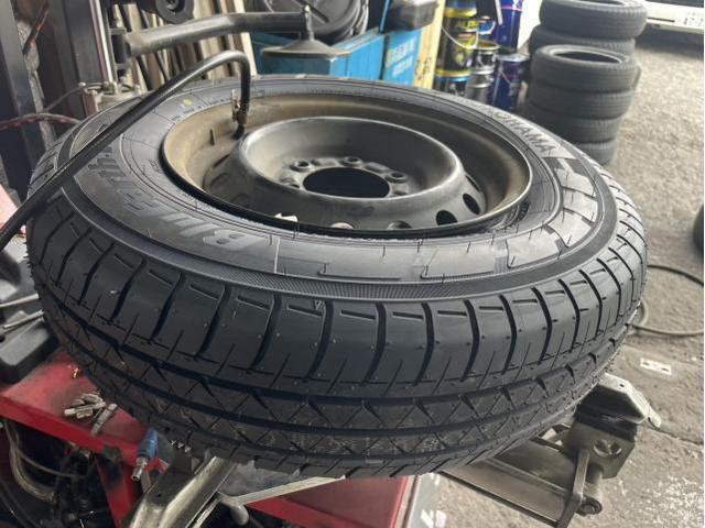 トヨタ　ハイエースバン　タイヤ交換　リース　パンク　佐賀県　三養基郡　みやき町　みやき