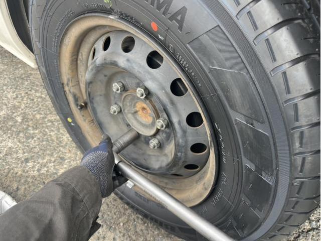 トヨタ　ハイエースバン　タイヤ交換　リース　パンク　佐賀県　三養基郡　みやき町　みやき