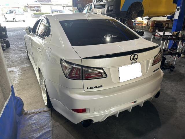 レクサス　ＩＳ　ガラス交換　保険対応　飛び石　キズ　ガラス　交換　ゼノン2ゴースト　フィルム　施工　佐賀県　三養基郡　みやき町　みやき