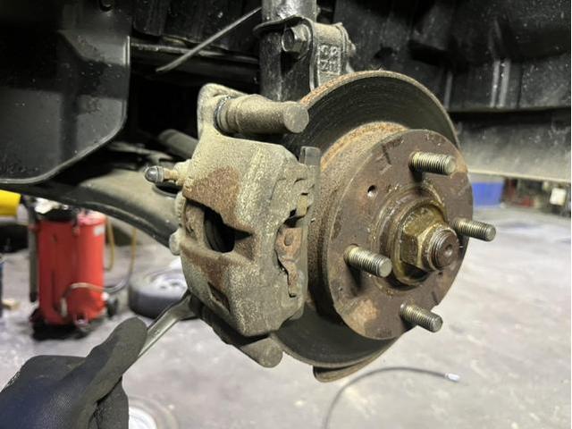 三菱　ミニキャブトラック　車検　法定点検　分解整備　メンテナンス　エンジンオイル　オイルエレメント　交換　佐賀県　三養基郡　みやき町　みやき