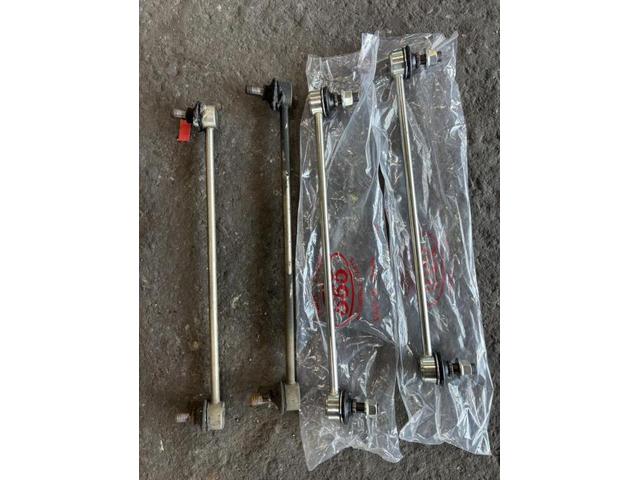 トヨタ　アクア　G　G&rsquo;ｓ　サスペンション・足回り修理・整備　ブーツ　破れ　スタビライザリンクロッド　交換　佐賀県　三養基郡　みやき町　みやき