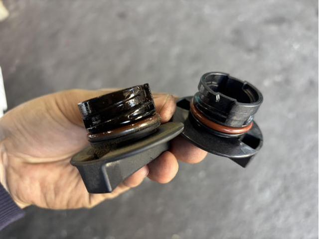 マツダ　ボンゴトラック　ＤＸ　メンテナンス・日常点検　リース　3か月点検　エンジンオイル　オイルフィラーキャップ　交換　佐賀県　三養基郡　みやき町　みやき