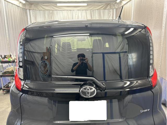 トヨタ　シエンタ　カーフィルム、フィルムゴースト IR断熱スモークフィルム　5％　ドット対応　トルネードカッティング処理　熱成型処理　佐賀県　三養基郡　みやき町　みやき