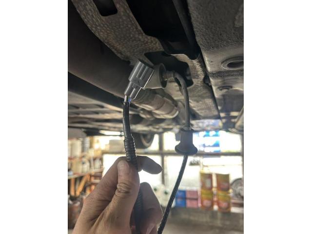 トヨタ　クラウンハイブリッド　吸排気系修理・整備　触媒劣化　センターパイプ　センサー付き　ルーフモール　劣化　交換　