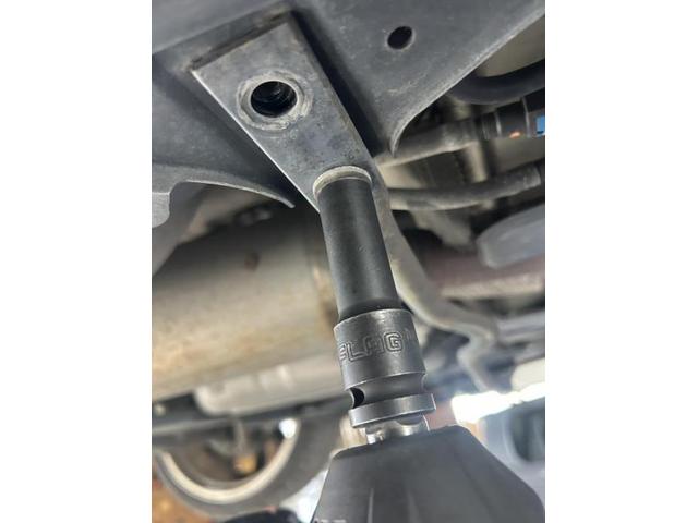 トヨタ　クラウンハイブリッド　吸排気系修理・整備　触媒劣化　センターパイプ　センサー付き　ルーフモール　劣化　交換　