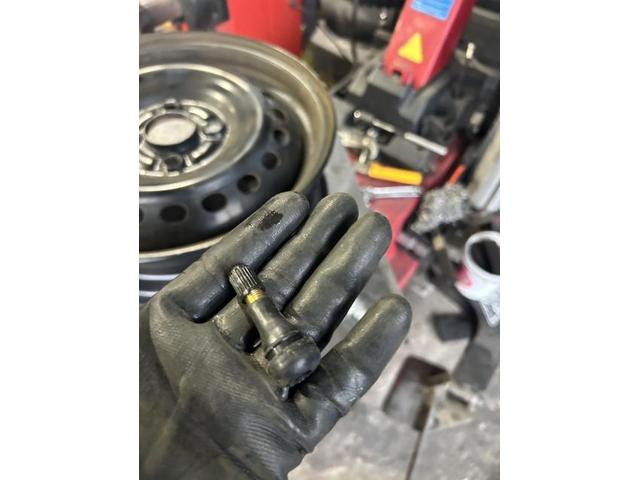 ホンダ　Ｎ－ＢＯＸ　G　タイヤ交換　バースト　タイヤ　交換　バランス調整　佐賀県　三養基郡　みやき町　みやき