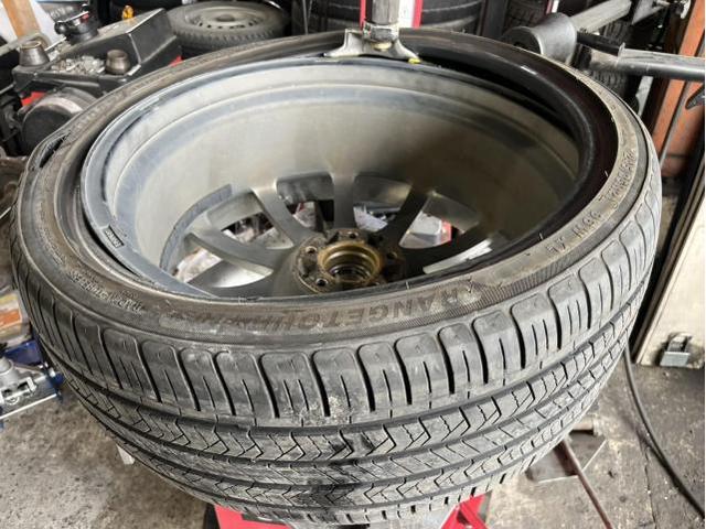 トヨタ　ヴェルファイア　2.5ZGエディション　タイヤ交換　バースト　左前　タイヤ　交換　バランス調整　佐賀県　三養基郡　みやき町　みやき