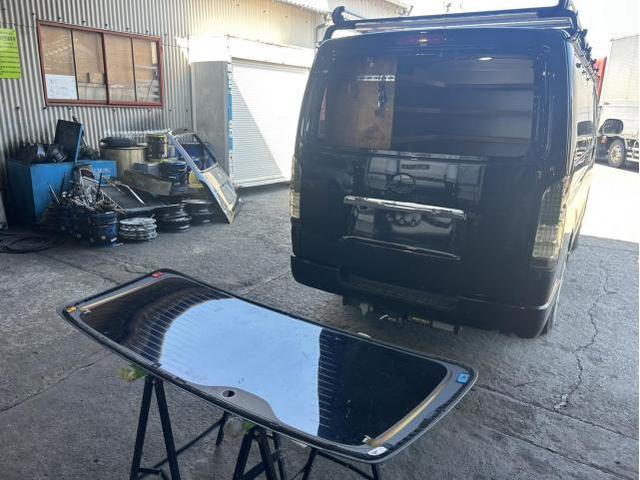 トヨタ　ハイエースバン　DX　ガラス脱着　リアゲート　交換　リアガラス　脱着　佐賀県　三養基郡　みやき町　みやき
