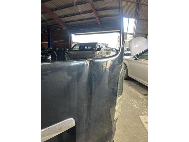 トヨタ　ハイエースバン　DX　ガラス脱着　リアゲート　交換　リアガラス　脱着　佐賀県　三養基郡　みやき町　みやき