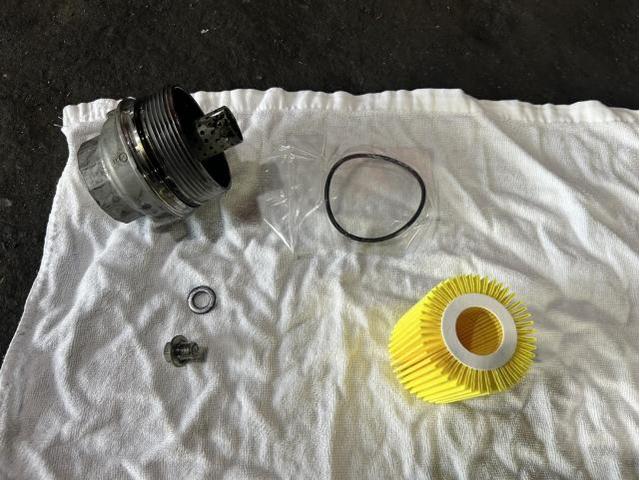 トヨタ　ハイエースバン　DX　車検　法定点検　分解整備　メンテナンス　エンジンオイル　オイルエレメント　交換　佐賀県　三養基郡　みやき町　みやき