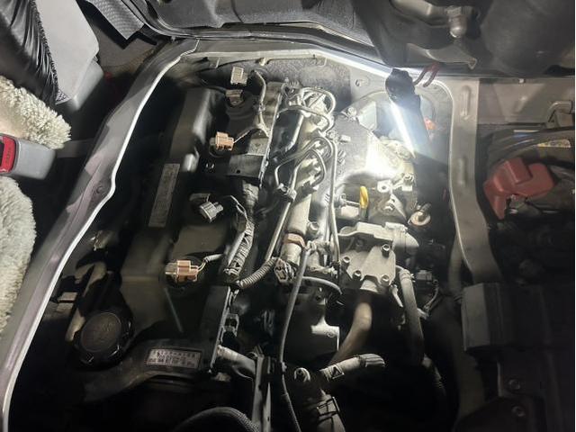 トヨタ　ハイエースバン　車検　法定点検　分解整備　メンテナンス　エンジンオイル　オイルエレメント　タペットカバーパッキン　ブーツ　燃料フィルター　交換　佐賀県　三養基郡　みやき町　みやき