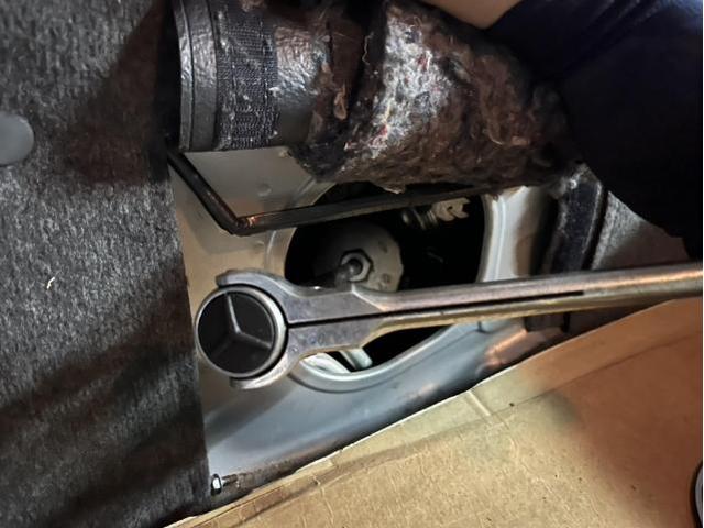 トヨタ　ハイエースバン　スーパーGL　車検　法定点検　分解整備　メンテナンス　エンジンオイル　オイルエレメント　燃料フィルター　交換　佐賀県　三養基郡　みやき町　みやき