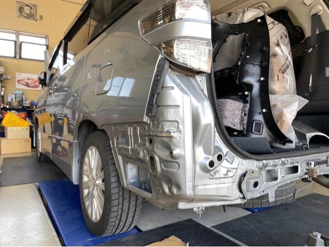トヨタ　ヴェルファイア　リヤ　バンパー周り事故修理　キズへこみ直し　板金塗装　保険修理　福岡市　西区　早良区　城南区　南区　中央区　博多区　東区　糸島市　大野城市　太宰府市　春日市　那珂川市　筑紫野市　
