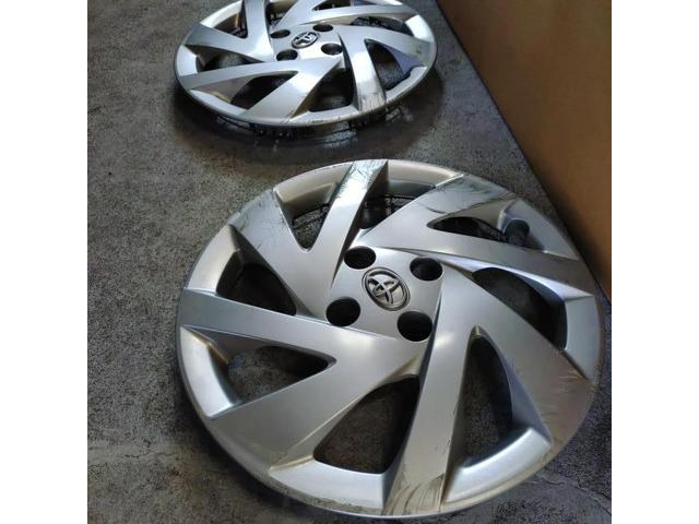 トヨタ　アクア　ホイールキャップの傷　塗装　久留米市　北野町　田主丸町　広川町　小郡市　鳥栖市　大刀洗町　朝倉市　筑前町　筑後市　他ＯＫ