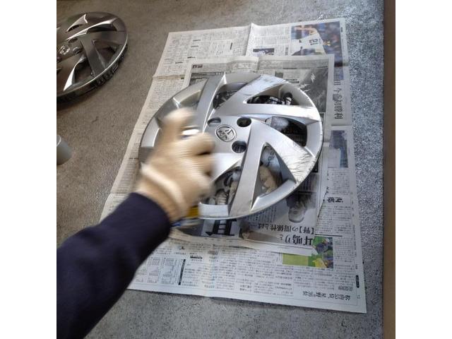 トヨタ　アクア　ホイールキャップの傷　塗装　久留米市　北野町　田主丸町　広川町　小郡市　鳥栖市　大刀洗町　朝倉市　筑前町　筑後市　他ＯＫ