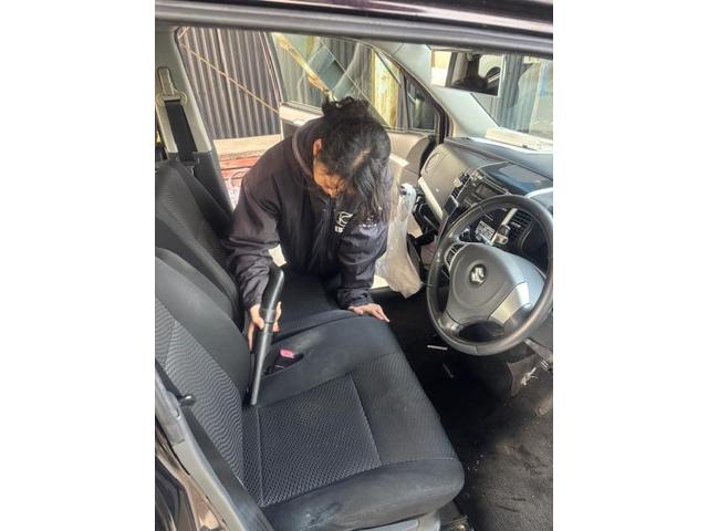 スズキ　ワゴンＲ　車内清掃