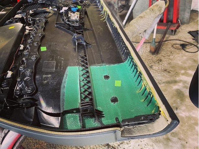 ポルシェ911カレラ　内張り修理