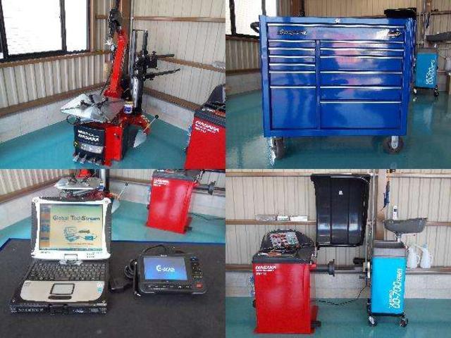 タイヤ交換、オイル交換、テスター等各種揃っております。