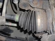 各種駆動系パーツの取付けを行います。