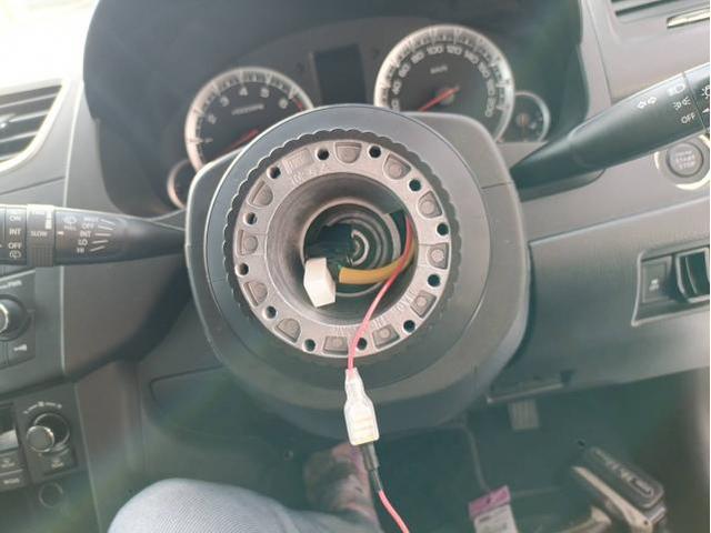 スズキ　スイフト　ハンドル取り付け　ステアリング取付　ホーンスイッチ　カスタム　ボス　車検対応　内装品取付　ヘイストオートモービル　熊本市北区植木町