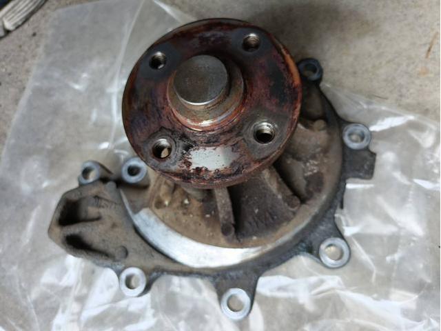 いすゞ　エルフトラック　メンテナンス・日常点検　ウォーターポンプ　交換　ヘイストオートモービル　熊本市北区植木町舞尾