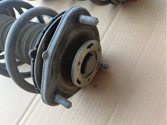 トヨタ　ヴォクシー　ノア　ZRR80　板金・外装補修　フロント　アッパーマウント交換　足回り修理　サスペンション　熊本県　熊本市北区植木町舞尾　ヘイストオートモービル