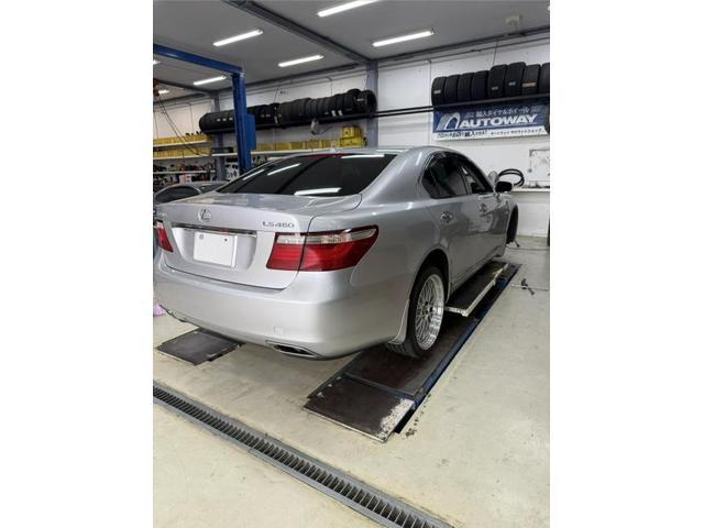 【レクサスLS】 タイヤ交換  
鹿児島市・姶良市・谷山・吉野・中山・国内車・輸入車・持込みパーツ対応!土日営業中!