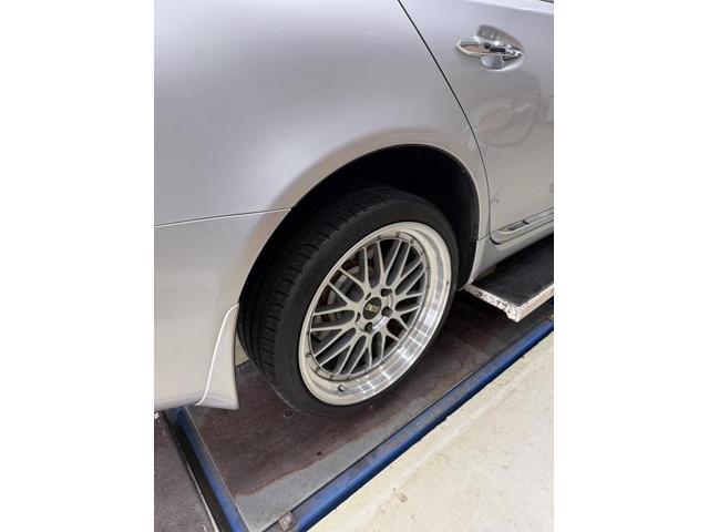 【レクサスLS】 タイヤ交換  
鹿児島市・姶良市・谷山・吉野・中山・国内車・輸入車・持込みパーツ対応!土日営業中!