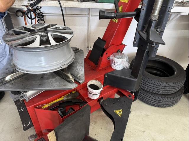 【トヨタ／シエンタ】　タイヤ交換　
鹿児島市・姶良市・谷山・吉野・中山・国産車・輸入車・持込みパーツ対応！土日営業中！