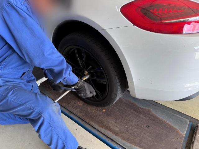 【ポルシェ／ボクスター】　タイヤ交換　
／　鹿児島市・姶良市・谷山・吉野・中山・国産車・輸入車・持込みパーツ対応！土日営業中！