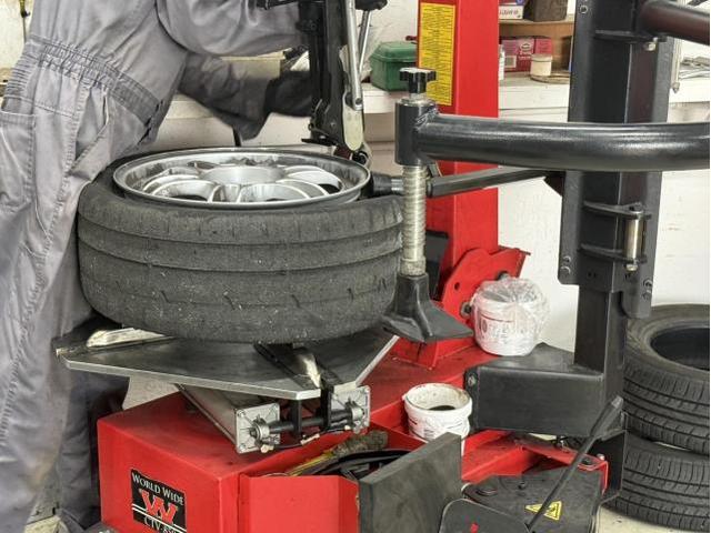 【スズキ／スイフトスポーツ】　タイヤ組み換え　
鹿児島市・姶良市・谷山・吉野・中山・国産車・輸入車・持込みパーツ対応！土日営業中！