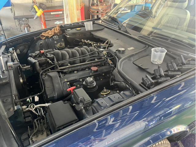 ジャガー　ＸＪ　オイル漏れ修理