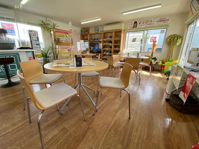 パーテーションや除菌グッズ、体温計も完備しコロナ対策済♪安心して商談いただけます。