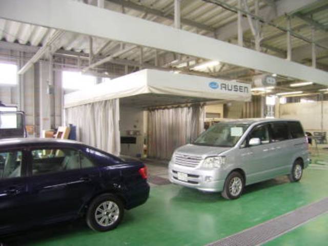 大きな事故から小さな傷まで、板金塗装のご相談もお待ちしております。