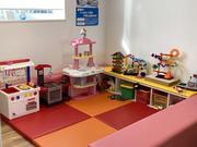 キッズコーナーも完備！小さなお子様連れでも安心です。