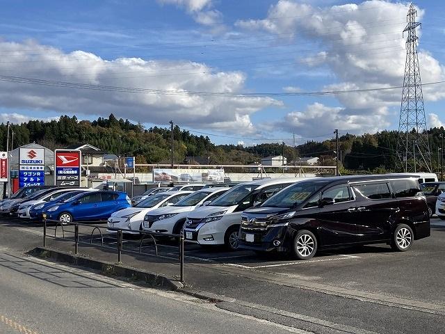 中古車展示場も広くゆったり見れます！