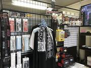 カー用品の他、アパレル、雑貨も展開しております。