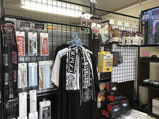 カー用品の他、アパレル、雑貨も展開しております。