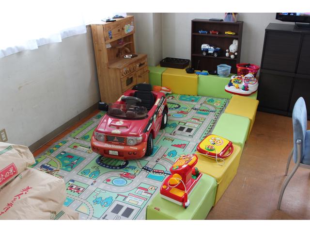 有限会社　アダムス11