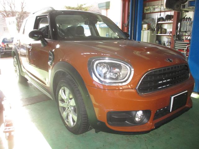 ミニクーパー　スタットレスタイヤへ組み換え作業