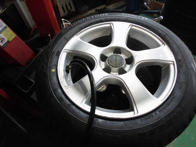 トヨタ　イスト１９５/６０Ｒ１６夏タイヤ、冬タイヤ交換作業