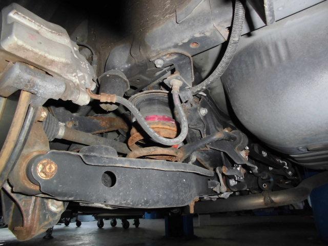 ハリアーハイブリッド　純正足廻りに交換作業