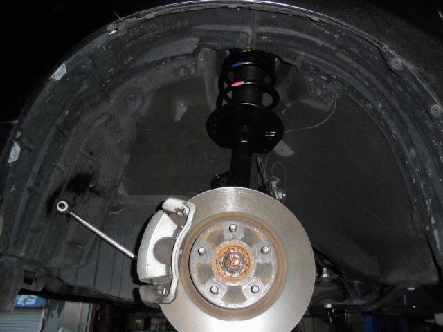 ハリアーハイブリッド　純正足廻りに交換作業