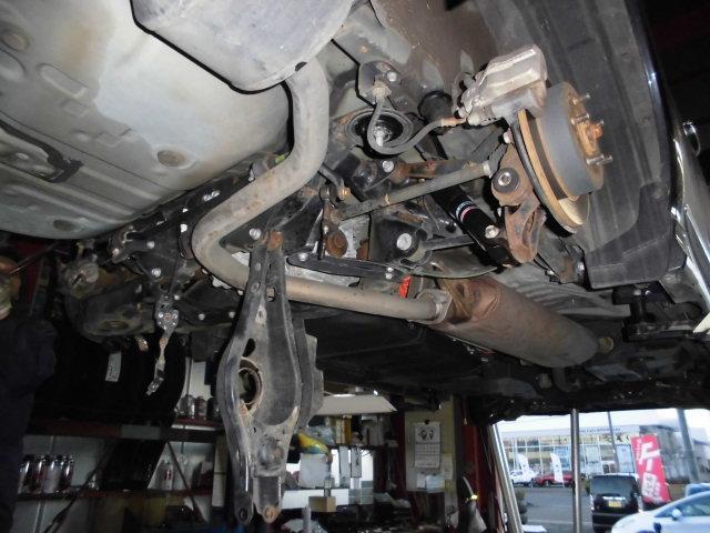 ハリアーハイブリッド　純正足廻りに交換作業